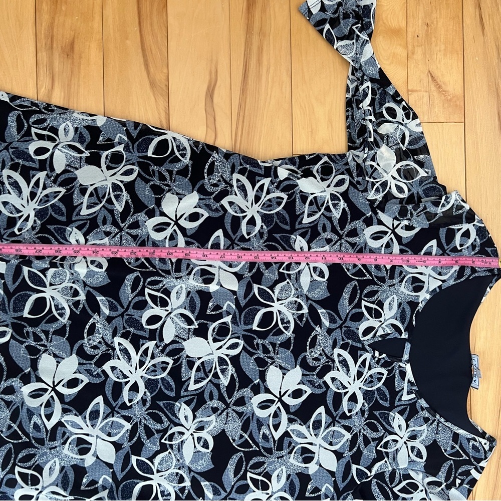 Boho chic tunic blouse Xl 24” l 30” - Picture 5 of 5